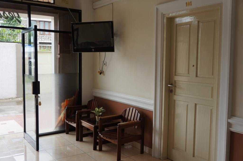 Jesnic Hotel Padang  Extérieur photo