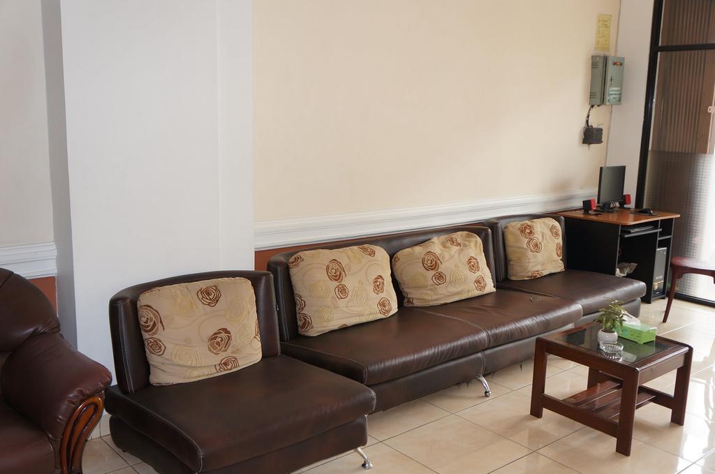 Jesnic Hotel Padang  Extérieur photo