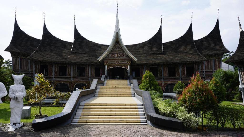 Jesnic Hotel Padang  Extérieur photo
